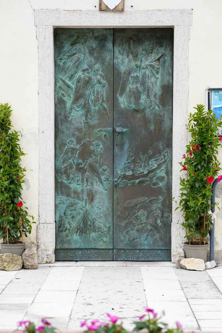 Portale - Chiesa Parrocchiale di Caorera