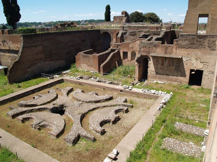 la Domus Augustana