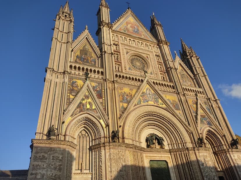 Orvieto mystique et la ville mourante "Civita di Bagnoregio"