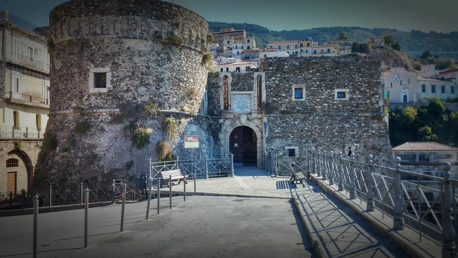 Das Aragonesische Schloss oder Schloss Murat