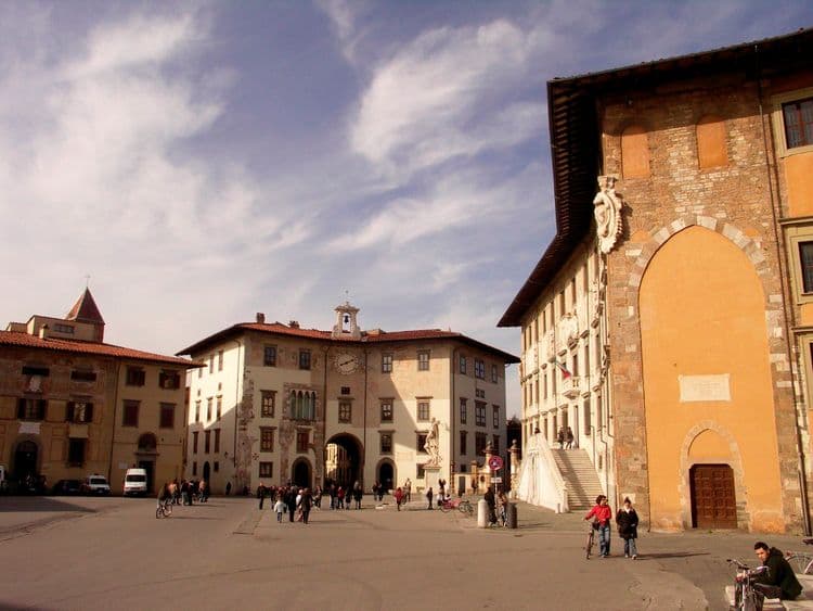 Knights' Square: The Historical and Cultural Heart of Pisa