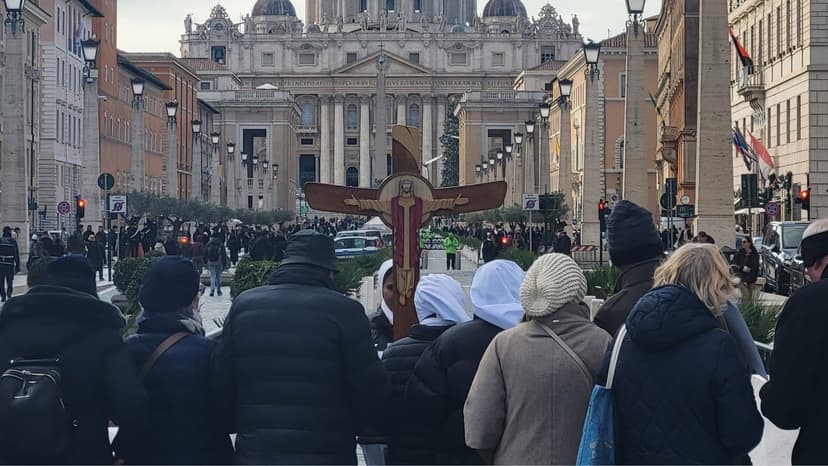 Azizlerin İzinde: San Pietro Bazilikası'nda Ruhani Bir Hac Yolculuğ